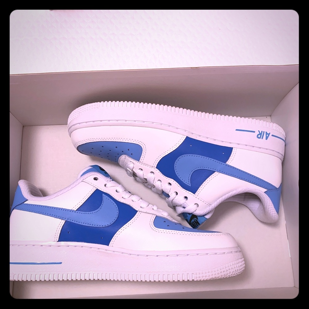 NEVEN BEEN WORN CUSTOM NIKE AIR FORCE ONES SZ 7.5!